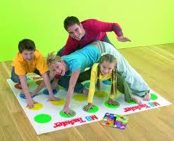 El juego de las palmas ayuda a. Juego Twister Ecured