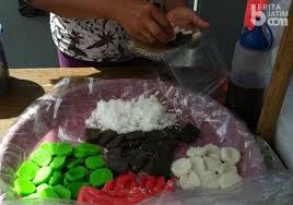 Check spelling or type a new query. Lupis Cenil Jajanan Tradisional Legendaris Manis Menggoda Beritajatim Com