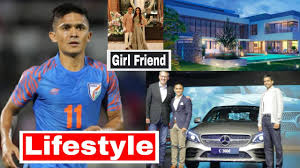 Also, networthschool reported that the player makes $11,000 for scoring a goal in each match. Sunil Chhetri Lifestyle 2021 Net Worth House Cars Girlfriend All Biography Video Hindi Youtube