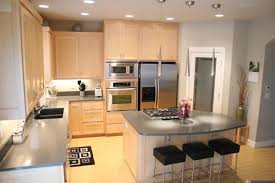kitchen colors for maple cabinets and