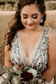 Elopement med Vintagelook under Golden Hour i Bergsmiljö