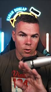 Aaron Kagan's Instagram, Twitter & Facebook