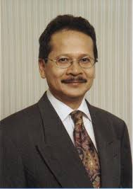 For a brief description of the talk and bio of Dr. Tengku Mohd Azzman Shariffadeen, please refer to the Talk Announcement. Date: Thu, 15/09/2011 - mohd_azzman_tengku_2011-09-15