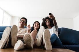 Romance or nomance? Adolescents prefer to see less sex, more friendships,  platonic relationships on screen | UCLA