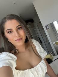 Traveling to Adelaide for 5 nights at the end of June (as a couple). Which  should we do Barossa or McLaren Vale. Also any recommendations for  tours/private tour guides and other day