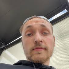 What are your favorite commander decks and synergies in Magic: The  Gathering?