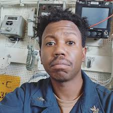 Hello, I am a transplant from Hawaii! I've been living in the downtown area  for a while and would like to put myself out there. I'm 34, I work for the  Navy