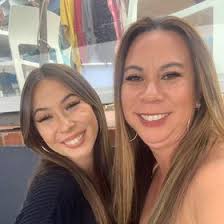 Nicole Fetzer's Instagram, Twitter & Facebook