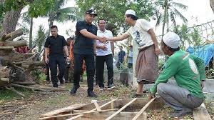 Membangun hubungan sosial yang baik dengan sesama merupakan salah satu kunci hidup rukun. Bupati Tangerang Gotong Royong Bangun Rumah Warga Mauk Yang Rusak Akibat Puting Beliung Warta Kota