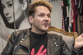 Márk lakatos was born on january 15, 1977 in budapest, hungary. Hvg360 Onbizalombol Sosem Lehet Tul Sok Interju Lakatos Mark Stylisttal