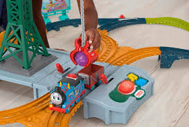 Fisher-Price Thomas and Friends HRC47 Talking Cranky Train So: Amazon.de:  Toys
