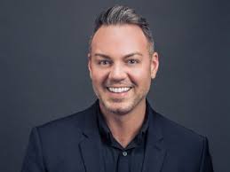 Carmel stylist talks curbside color to go