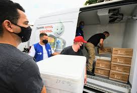 A vacinação poderá ser realizada nos drives do santuário mãe rainha, unipê, ufpb e mangabeira shopping, das 10h às 19h. Joao Azevedo Inicia Campanha De Vacinacao Contra A Covid 19 E A Distribuicao Das Doses Dos Imunizantes Para Municipios Paraibanos Governo Da Paraiba