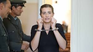 Δεν ξέρω αν θα με ξαναδείτε στις «άγριες μέλισσες». Agries Melisses Ka8hlwnoyn Oi E3eli3eis Ola Osa 8a Doyme Sta Epomena Epeisodia Enothtes Media Real Gr