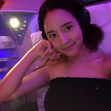 앞서 한서희와 정다은은 지난 10월 동성 열애설로 화제를 모은 사이. ì•±ìŠ¤í† ë¦¬