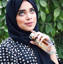 مشاعل الشحي تعلق على انتشار مقطع مخل منسوب لها (فيديو) انهارت الفنانة والإعلامية الإماراتية مشاعل الشحي، باكية ودخلت في حالة من الهستيريا، تخللها الضحك والبكاء، في أول تعليق منها على انتشار وتداول مقطع مخل بالآداب ØµÙˆØ± Ù…Ø´Ø§Ø¹Ù„ Ø§Ù„Ø´Ø­ÙŠ ÙÙ‡Ø±Ø³