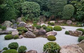 Para decorar jardines, se pueden utilizar elementos tan simples como las piedras. Jardines Con Piedras Flores Y Plantas Decoracion Y Diseno