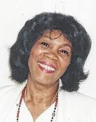 Julia Royer's Instagram, Twitter & Facebook