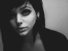 Dahlia piercing. I NEED THIS TOMORROW! @Renée Alfonso Thi