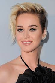 1001 Idees Pour Des Coupes Courtes Les Coiffures Pour Une Allure Classe Coupe De Cheveux Courte Idees De Coupe De Cheveux Coupe De Cheveux