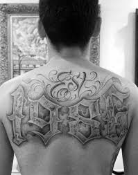 Birth Year Tattoo Designs For Men 30 Est Tattoo Designs Fur Manner Birth Year Ink Ideen Mann Stil Tattoo In 2020 Est Tattoos Tattoo Lettering Back Tattoo