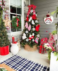 Feb 22, 2021 · we are the largest garage door installation and garage door opener installation provider in the u.s. 21 Outdoor Christmas Decoration Ideas For Some Holiday Magic