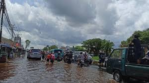 Calendario laboral 2021 barcelona / el calendario. Banjir Di Kalsel 2021 Kendaraan Menumpuk Di Jalan Trans Kalimantan Handil Bakti Batola Banjarmasin Post