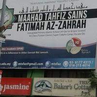 It contains mojza and lifestyle of bibi fatimah (a.s). Maahad Tahfiz Fatimah Az Zahra