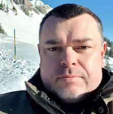 You guys go as fast as possible to reach max arena? I just do 1 arena  before the league end. If you reach higher arena does it makes everything  harder for the