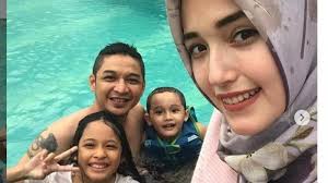 Shakinah Azalea Si Cantik Putri Kandung Pasha Ungu Yang Jarang Disorot Media Sudah Beranjak Dewasa Surya Malang