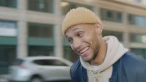 White Claw: Home for a CLAW™ • Ads of the World™