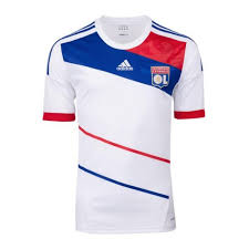 Vous en rêviez, le libéro lyon l'a fait ! Maillot Vintage De L Olympique De Lyon 2012 2013 Marque Adidas Retrofootball