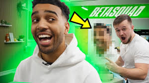 Surprising Niko Omilana With His Own 3D Printed Head!