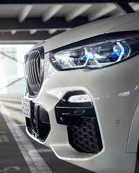 Illuminate The Way With The All New Bmw X5 S Available Icon Adaptive Led Headlights With Laser Light تضيء الطريق مع المصابيح الأمامية Bmw New Bmw Sports Car