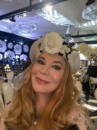 I am going to Silicon Valley to do silhouettes at a wedding in Hakone  Gardens in Saratoga, California and will go to Cupertino to the Apple  Headquarters this week and weekend. I