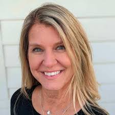 Coaching With Confidence: Your Guide to Cultivate Greatness Within Your  Athletic Program: Marble, Suzanne: 9798343581874: Amazon.com: Books