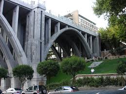 The segovia viaduct is a viaduct in the la latina neighborhood in madrid, spain. Viaducto De Segovia Barrio Palacio Mapio Net