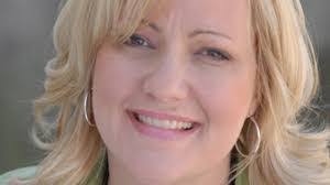 Sandy Gerber's Instagram, Twitter & Facebook