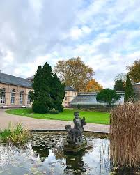 Wir Den Botanischen Garten Einfach Zu Jeder Jahreszeit Ein Toller Anblick Visitkarlsruhe Kaumzuglaubenkarlsruhe Instagram Pictures Karlsruhe House Styles
