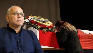 Rasim öztekin'in pandemiden korktuğu için sağlık kontrollerini ihmal ettiği şeklinde medyada yer alan bazı haberlerin gerçeği yansıtmadığını belirten esra kazancıbaşı öztekin şu açıklamayı yaptı Rasim Oztekin In Esi Esra Kazancibasi Oztekin Den Aciklama Magazin Haberleri Ntv