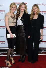 What Do You Think Meryl Streep S Daughters Look Like Mommyish Celebrity Siblings Louisa Gummer Meryl Streep Daughter