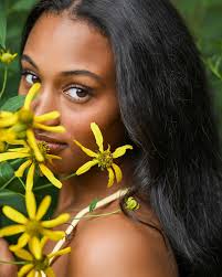 The Earth revolves around the sun. Everybody knows that. But during Part  One of her sessions, it seemed that the sun revolved around Maya. ______  Senior Portraits Sneak Peek Model: @mayafasi ,