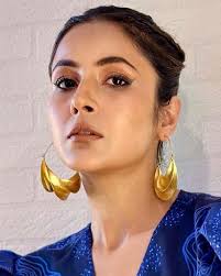 Shehnaaz Gill (@shehnaazgill) spotted wearing our Venetia Earrings 🌸 Get  the look at www.shopanatina.com . . . #shopanatina #shehnaazgill  #bollywoodfashion #handcraftedjewelry #artisanjewelry #shopnow #jotd  #jewellerydesign #madeinindia #statementjewelry