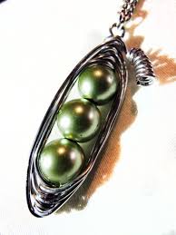 Peas In A Pod Wire Wrapped Necklace By Naturaldetails1 On Etsy 15 00 Wire Wrapped Necklace Custom Earrings Beads And Wire