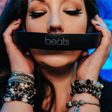 Melissa Boswell's Instagram, Twitter & Facebook