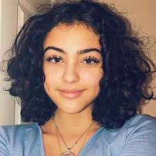 Malu trevejo is inspired by jennifer lopez and her favourite actress is jennifer aniston. Malu Trevejo Bio Age Net Worth Height In Relation Nationality Body Measurement Career
