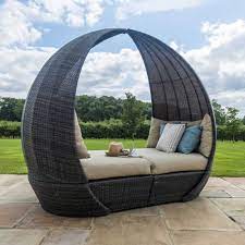 The bali daybed will bring style and elegance to any garden area, with this maze rattan bali daybed. Maze Rattan Tulip Daybed