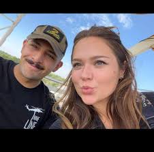 El cliente: "Quiero un traje para un fandango navideño, me gusta la  combinación de los colores rojo y oro". 🎄🪅✨ ATAVÍO: ¡No se diga más! 🥰  Traje enviado a Los Ángeles, California. 🇺🇲