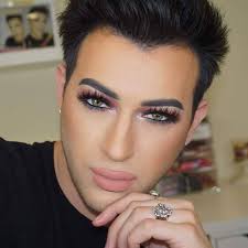 Ni mannymua dia lelaki..tp makeup dia mantop nau..salah satu my idola  makeup..terbaik..makeup dia kalah org perempuan tau...cer tngok gambar last  .. #share sape fristime tngok dan suka · Make up by Bellaz ·