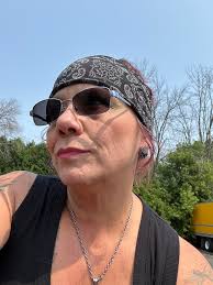 Hi I'm Randy hoping to meet somebody from the Wisconsin area I'm single and  ready to mingle